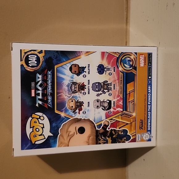 Funko Pop Thor No. 1040 Funko Pop Thor Love and Thunder - Picture 4 of 5